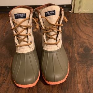 Sperry boots size 7
